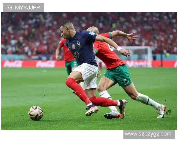 足球26号球星闪耀绿茵赛场引领球队逆转创造辉煌时刻 足球26号球星闪耀绿茵赛场引领球队逆转创造辉煌时刻